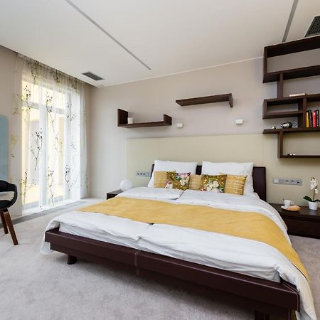 Grand Central Residence By Tkc Prague Exterior photo