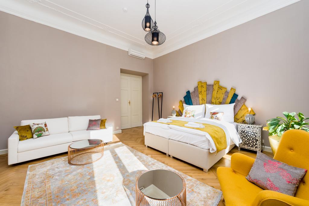 Grand Central Residence By Tkc Prague Exterior photo