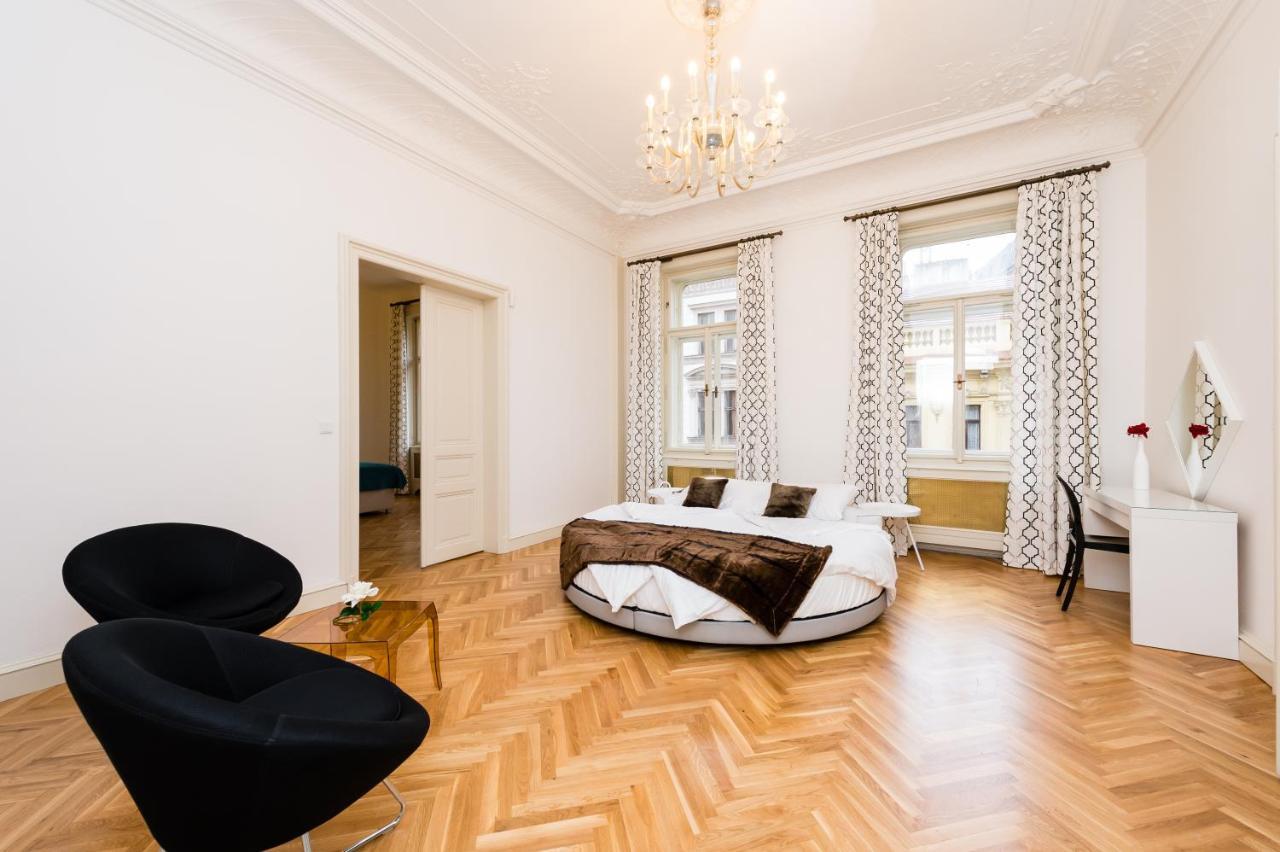 Grand Central Residence By Tkc Prague Exterior photo