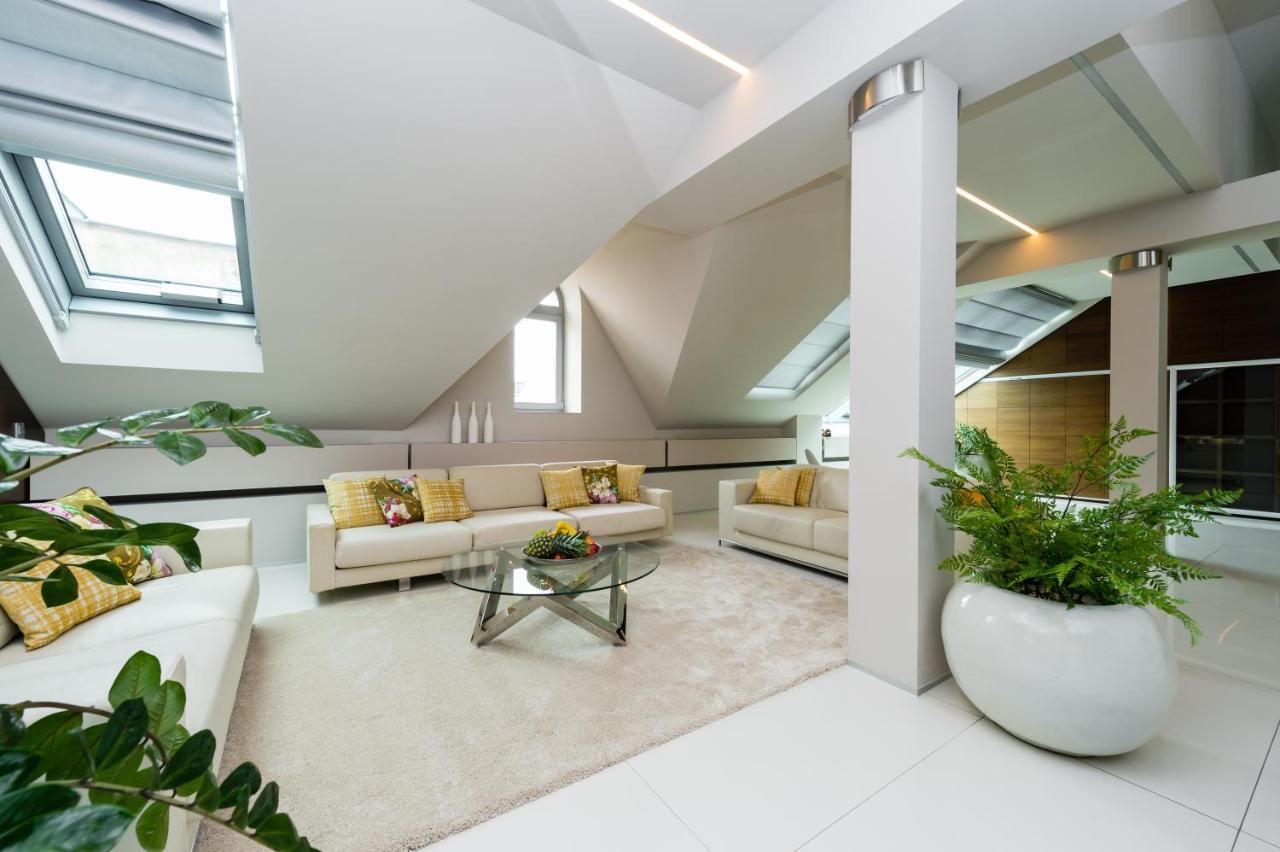 Grand Central Residence By Tkc Prague Exterior photo