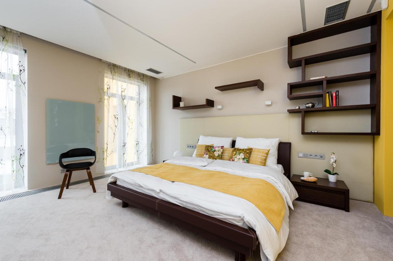 Grand Central Residence By Tkc Prague Exterior photo